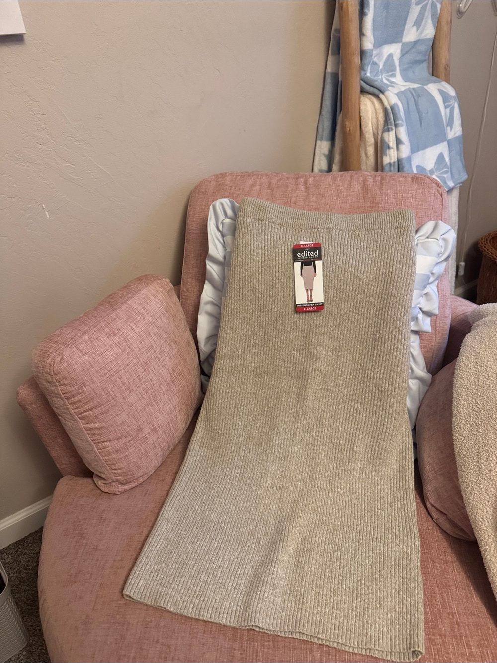 NWT Ribbed Knit sweater skirt in Beige